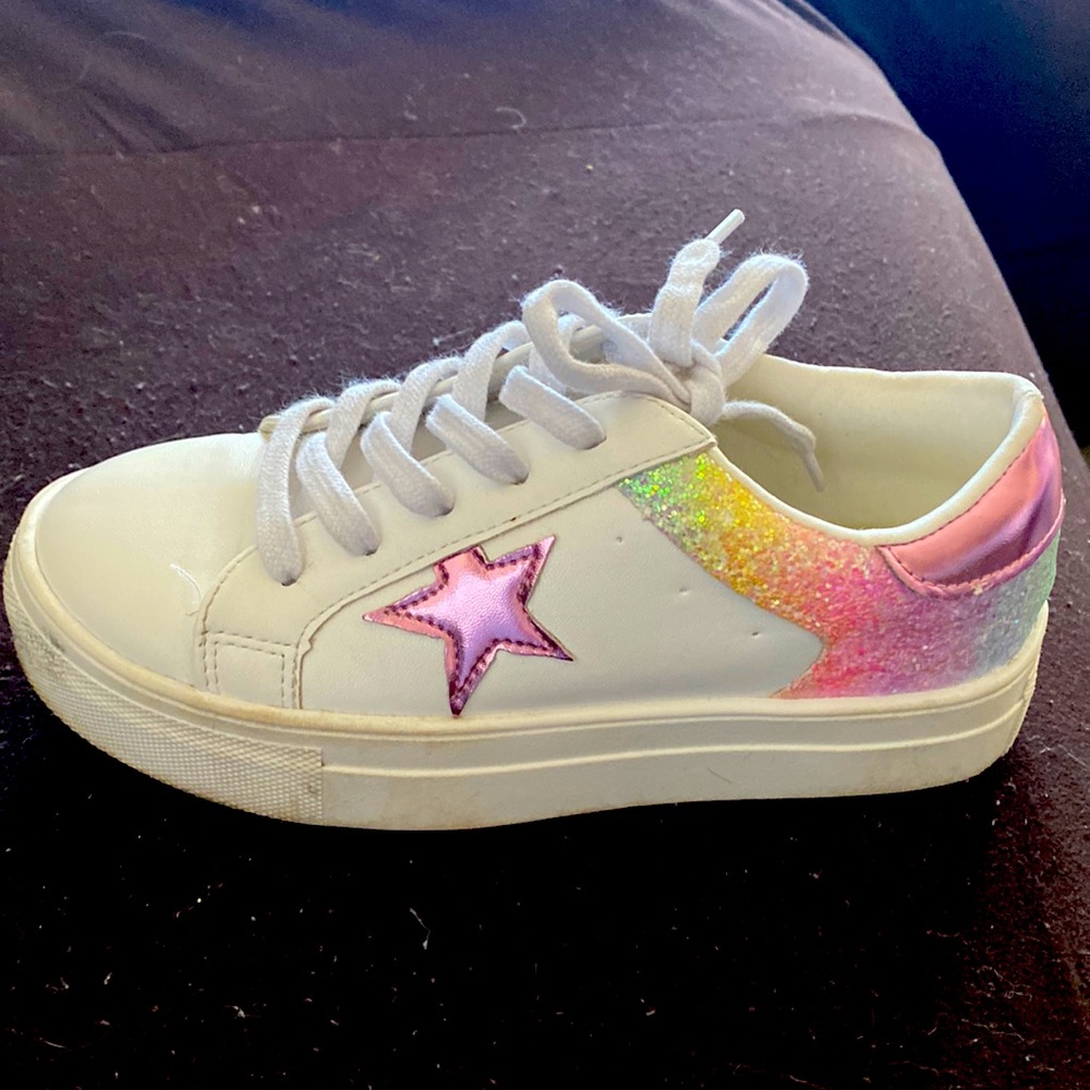 Size 2 MIA girls shoes.